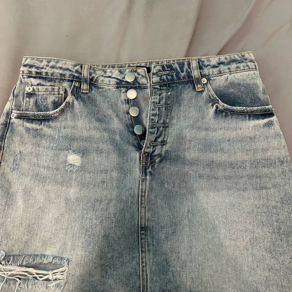 Ardene Kendall and Kylie jean skirt size Medium - Picture 2 of 4